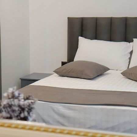 Hotel Celaj Vlorë Εξωτερικό φωτογραφία