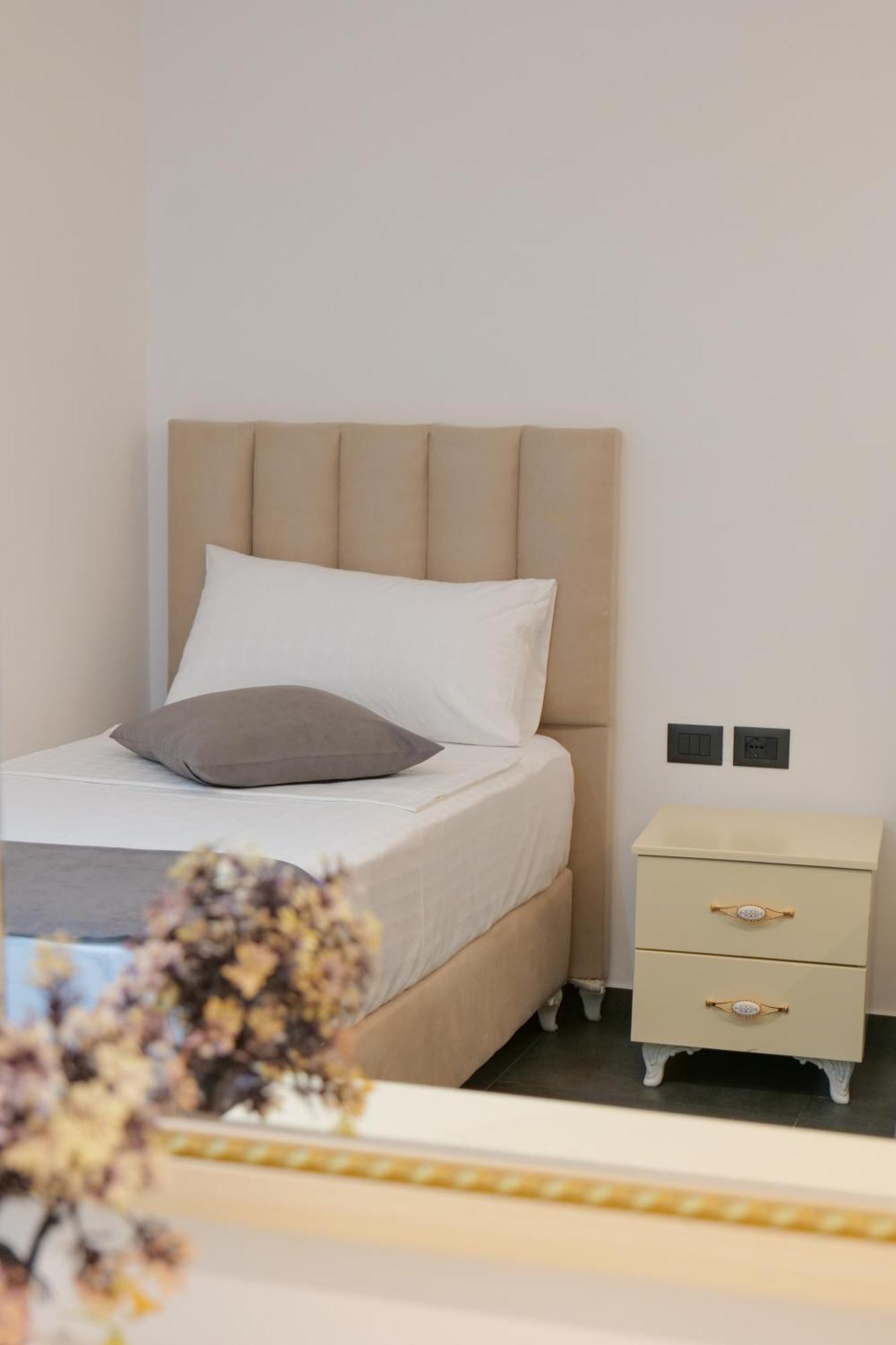 Hotel Celaj Vlorë Εξωτερικό φωτογραφία