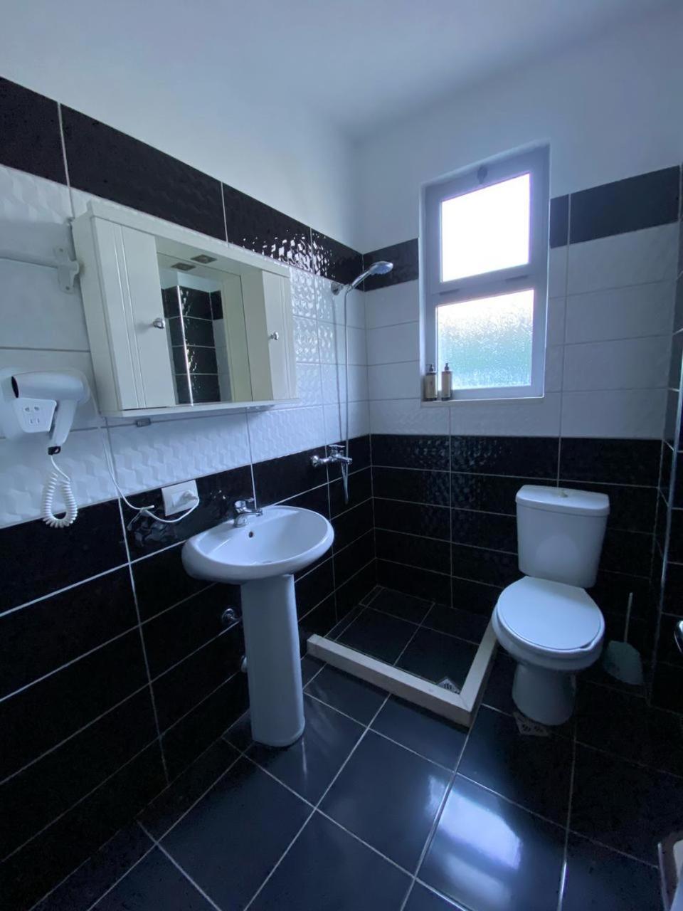 Hotel Celaj Vlorë Εξωτερικό φωτογραφία